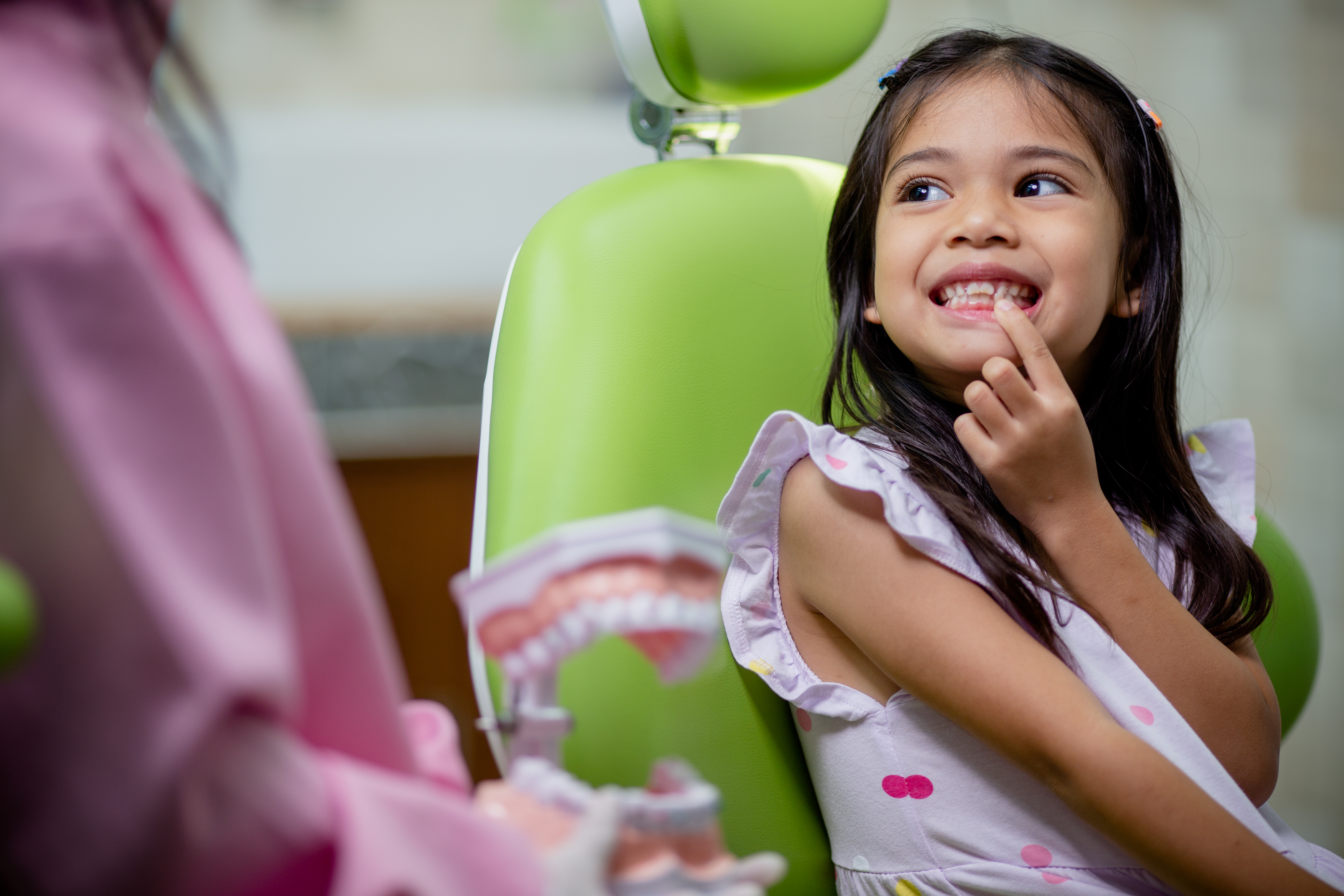 Pediatric dentist in Lucknow - Child dental care